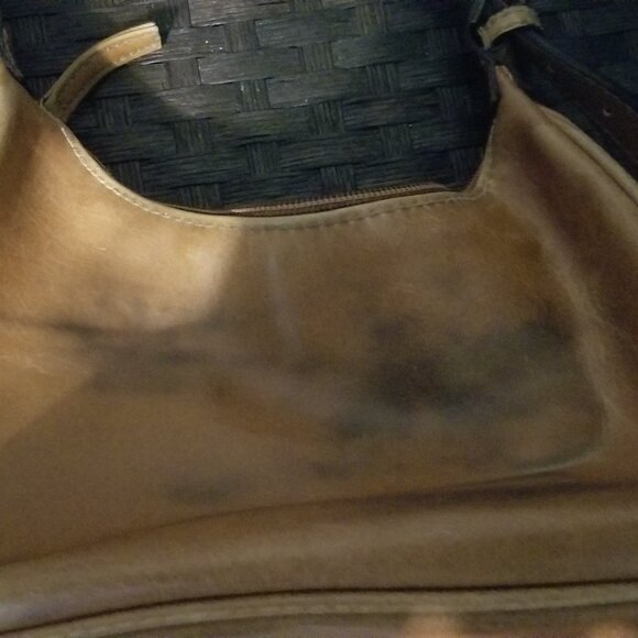 Stylish Tan Leather Shoulder Bag - Picture 2 of 5